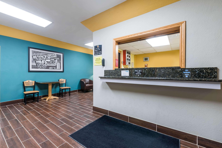 Public Area 2, Super 8 by Wyndham Devils Lake, Ramsey