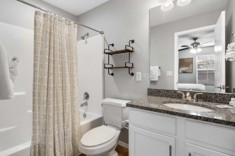 Bathroom, Tranquil Getaway For 8, Taney