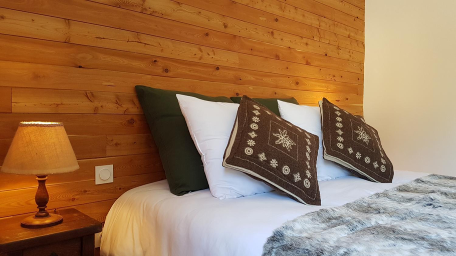 Bedroom 2, Auberge du Bachelard, Alpes-de-Haute-Provence