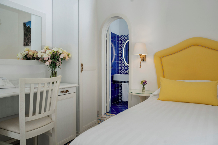 Bedroom 4, Hotel Savoia, Salerno