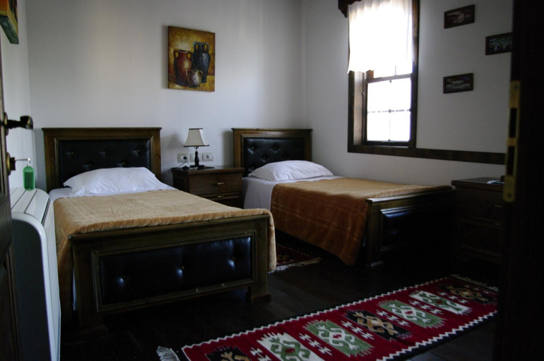 Bedroom 2, Hotel Klea, Beratit