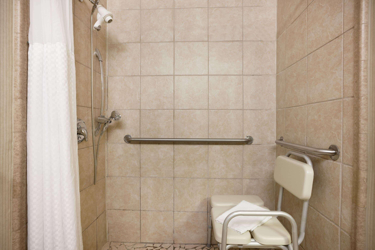 Bathroom 4, Ramada by Wyndham Newark/Wilmington, New Castle