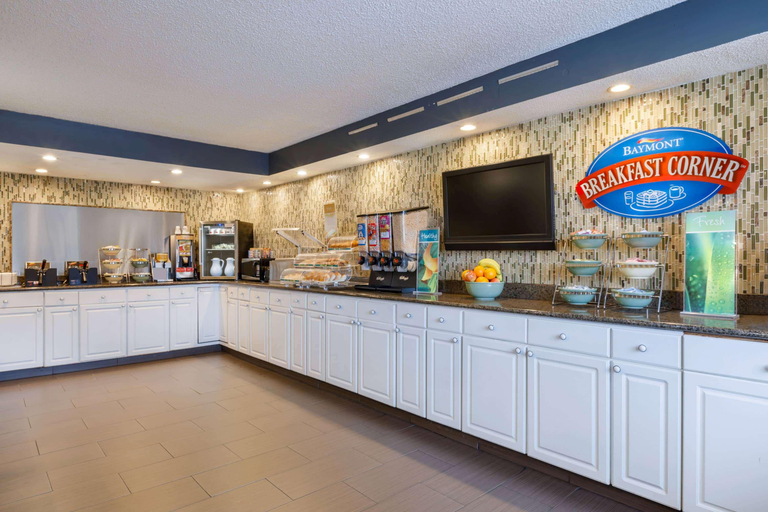 Food & Drinks 4, Baymont Inn & Suites Wilmington Nc, New Hanover