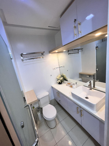 Bathroom 2, Happy Home Staycation , Quezon City