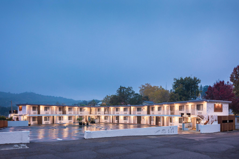 Exterior & Views 1, Hotel Lumberjack, Tuolumne