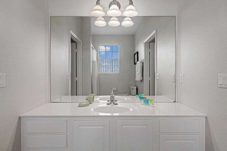 Bathroom 4, 4802 Cayview Avenue #308, Orange