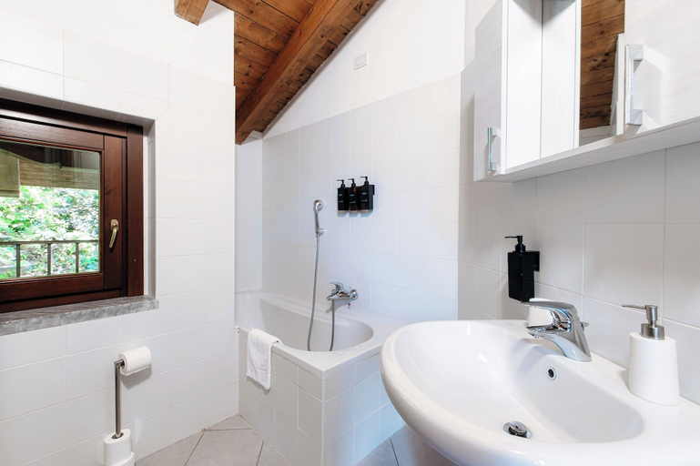 Bathroom 2, Sky Attic Lake Como, Como
