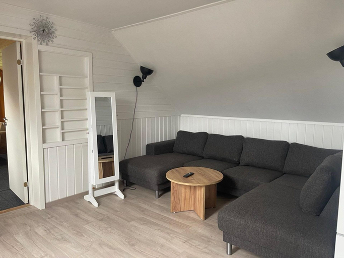 Living area 3, Arctic Skyview Retreat in Tromso - With Parking, Tromsø
