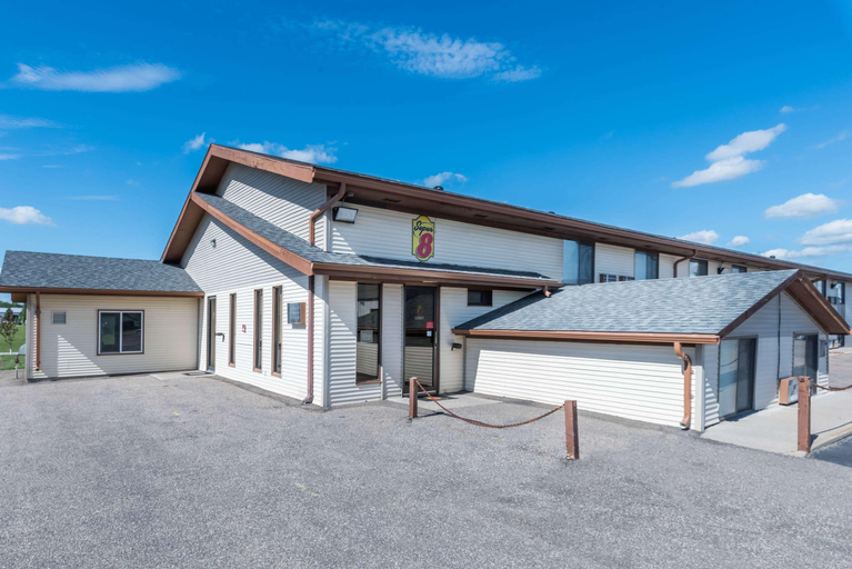 Exterior & Views 1, Super 8 by Wyndham Devils Lake, Ramsey
