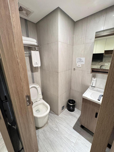 Bathroom 3, LCONDOTEL Manila Bay Aparthotel near MOA, PITX & NAIA, Parañaque
