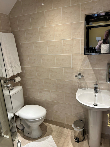 Bathroom 4, La Gaffe, London