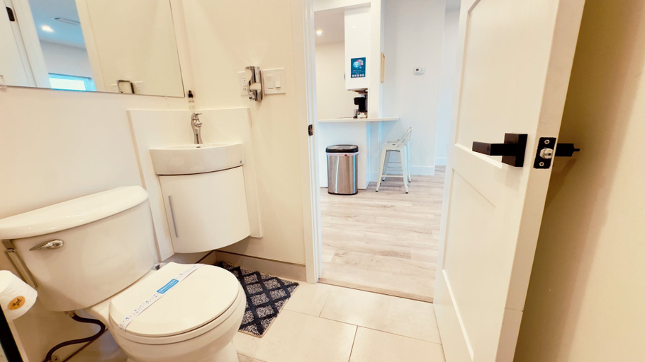 Bathroom 4, Beachline Breeze on the Strip, Volusia