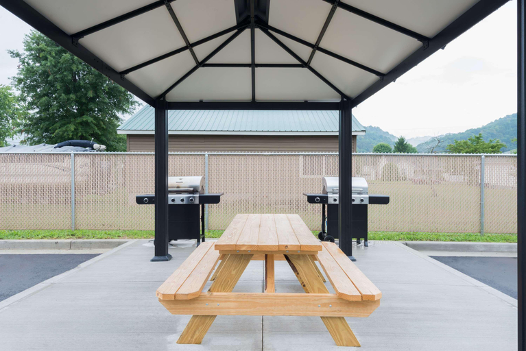 Exterior & Views 2, Microtel Inn & Suites By Wyndham New Martinsville, Wetzel