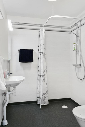 Bathroom 3, Route 154, 15 min till Ullared, Falkenberg
