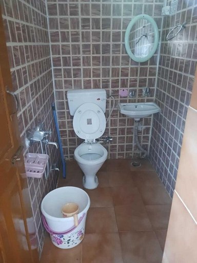 Bathroom 3, Kafal Resort, Nainital