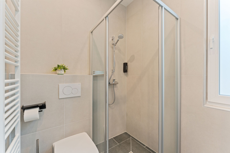 Bathroom 5, Family and Friends Hassloch, Bad Dürkheim