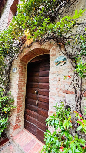 Others 5, Casa Nerina, Siena