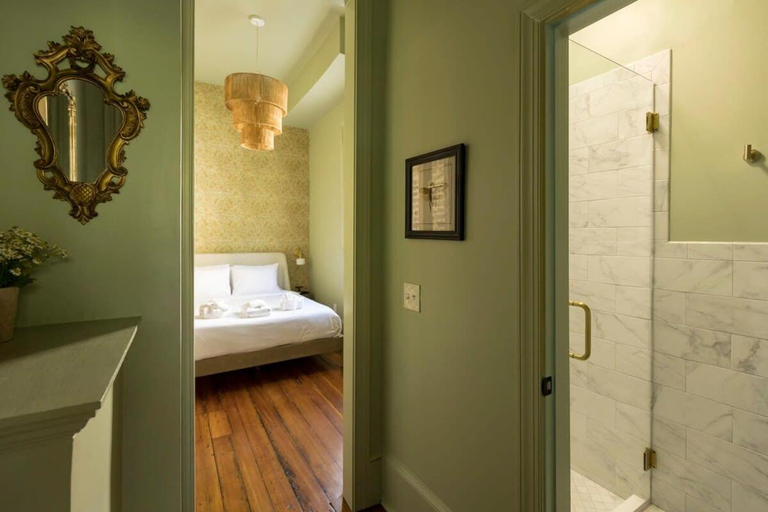 Bedroom 2, Innkeepers Quarters Queen Suite with Breakfast, Charleston
