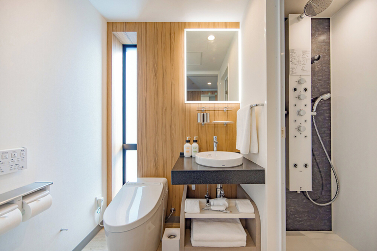 Bathroom 5, Holiday Inn Express OSAKA CITY CENTRE - MIDOSUJI by IHG, Osaka