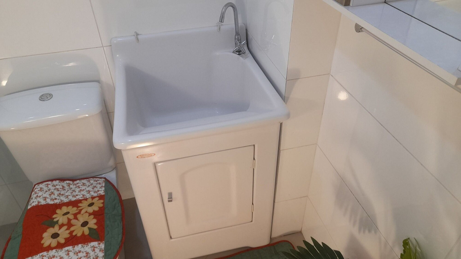 Bathroom, Studio climatizado wifi no centro, Piratuba