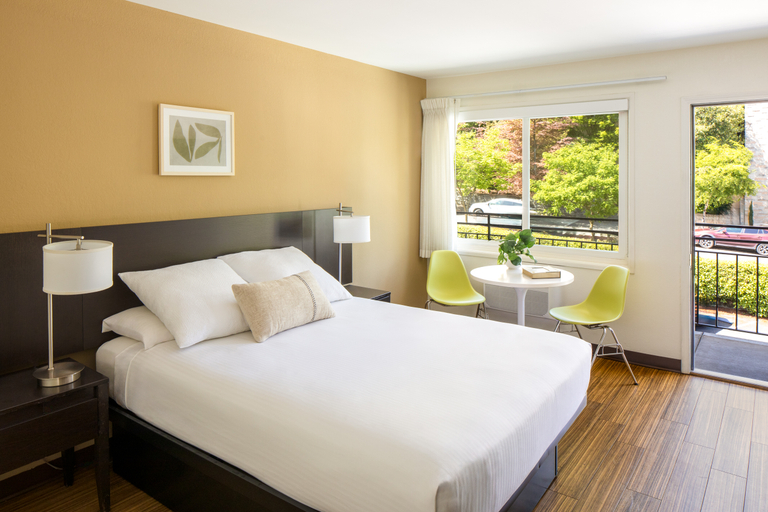 Bedroom 3, Park Lane Suites & Inn, Multnomah