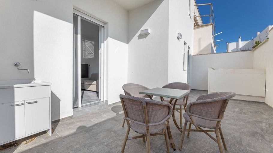Room 4, Sole Apartment 2 Central Marina With Modern Furnishings, Lecce