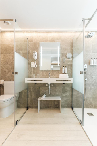 Bathroom 5, The Ibiza Twiins, Baleares