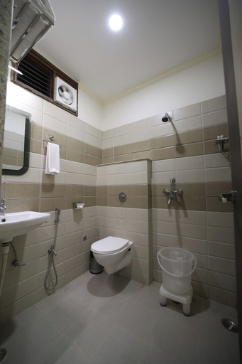 Bathroom 4, Hari Haran Prestige, Varanasi