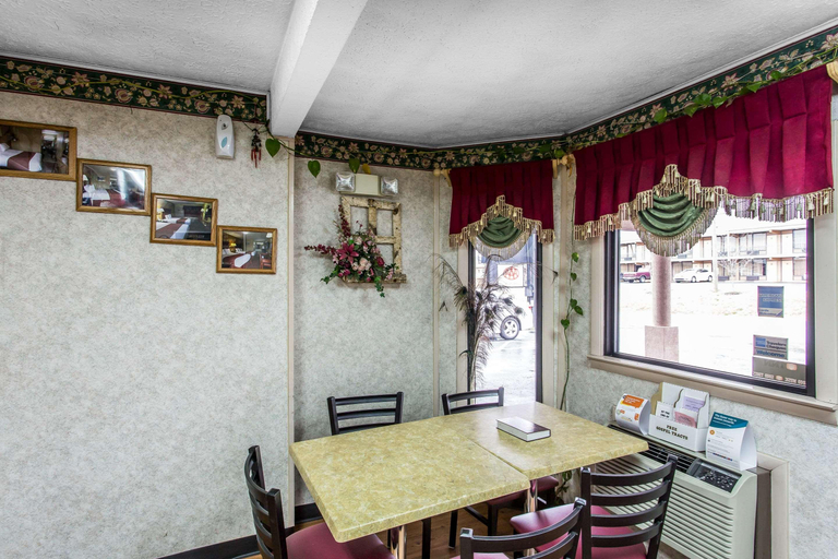 Public Area 2, Rodeway Inn Goodlettsville South, Davidson