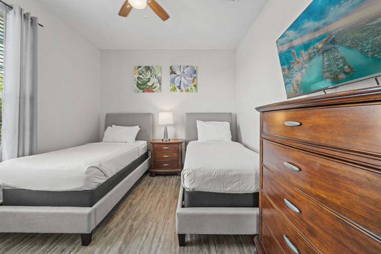 Bedroom 3, 4802 Cayview Avenue #308, Orange