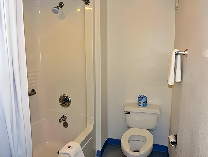 Bathroom 5, Super 8 by Wyndham Walnut Creek, Contra Costa