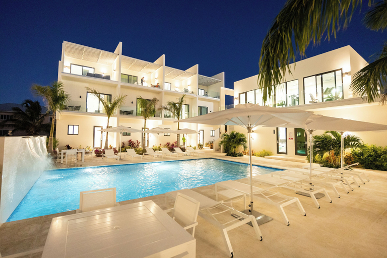 Sport & Beauty 4, Seascape Grace Bay Hotel & Townhome Villas