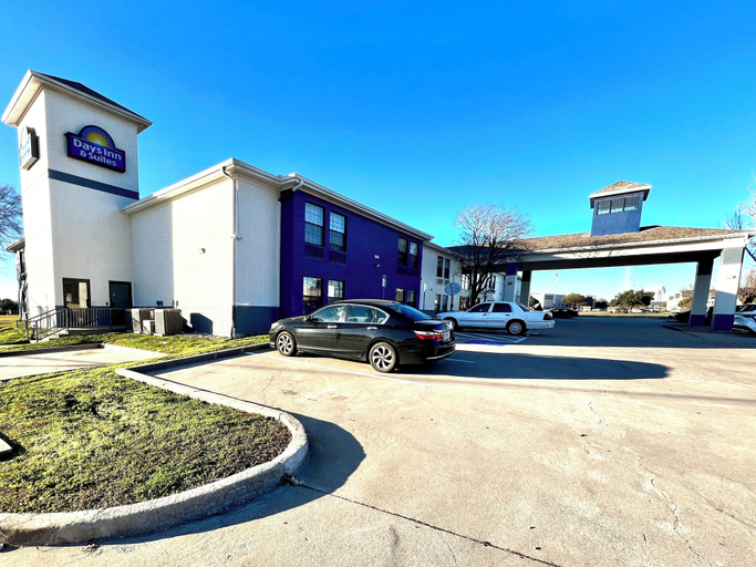 Exterior & Views 2, Days Inn by Wyndham Dallas Plano, Collin