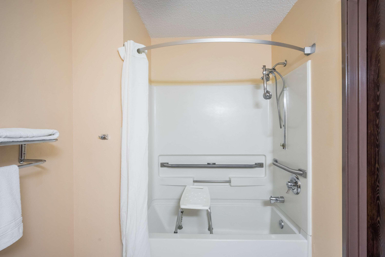 Bathroom 4, Super 8 by Wyndham Campbellsville KY, Taylor