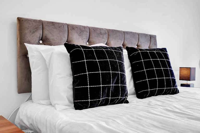 Bedroom 2, Three  Bedroom and 2 Bathroom House with Balcony, Windsor and Maidenhead