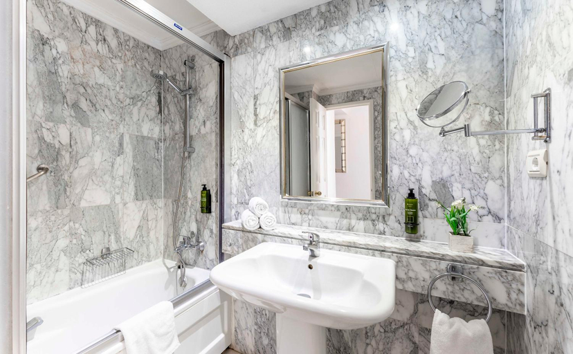 Bathroom 3, Beverly Hills Heights, Santa Cruz de Tenerife