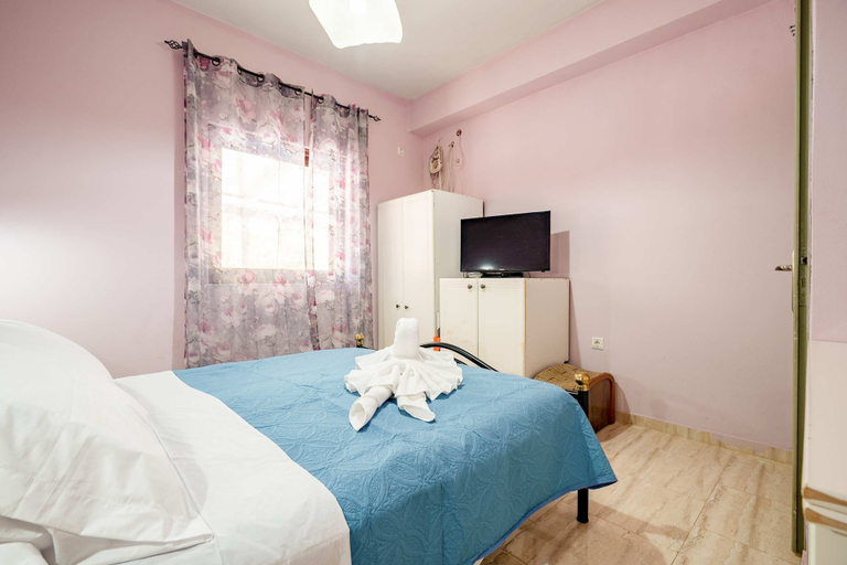 Room 2, Peaceful Hilltop Apartment With Balcony Sea View, Central Greece