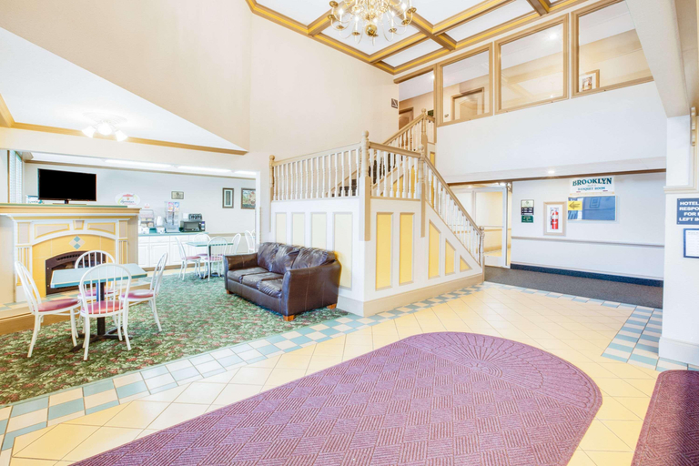 Public Area, Super 8 by Wyndham Brooklyn, Jackson