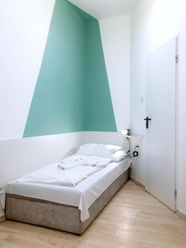 Bedroom 3, Chesscom Guesthouse, Budapesti
