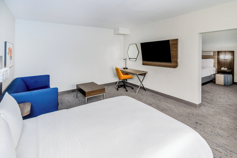 Bedroom 4, Holiday Inn Express & Suites DENVER NORTH - THORNTON by IHG, Adams