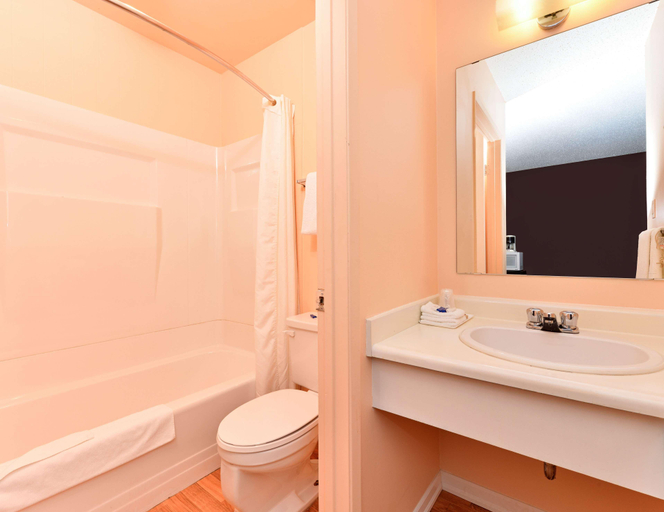 Bathroom 4, Canadas Best Value Inn Whitecourt, Division No. 13