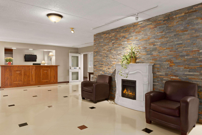 Public Area 3, Travelodge by Wyndham Owen Sound, Grey