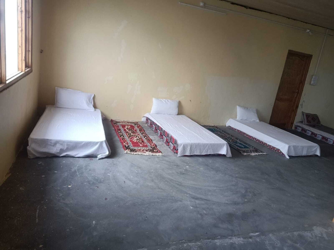 Bedroom 2, Varindavan Hotel & Restaurant, Kullu