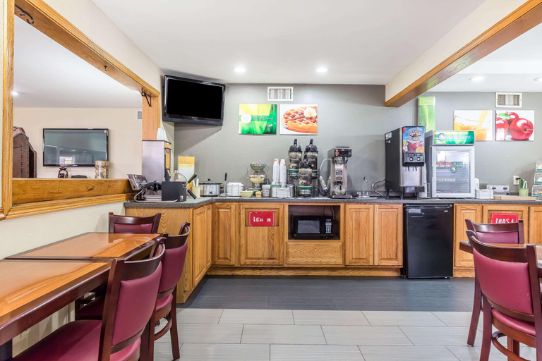 Food & Drinks 5, Quality Inn Mount Vernon, Il, Jefferson