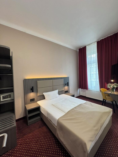 Bedroom 3, Lumen am Hauptbahnhof, Hamburg