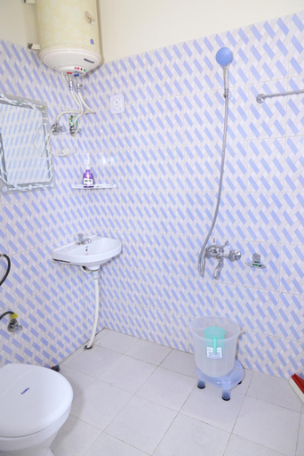 Bathroom, Hotel Tirupati Regency Anandam, Shimla