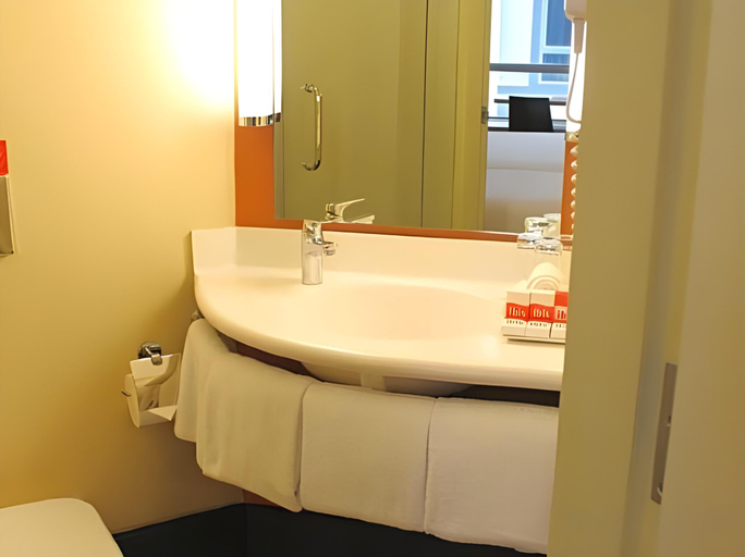 Bathroom 8