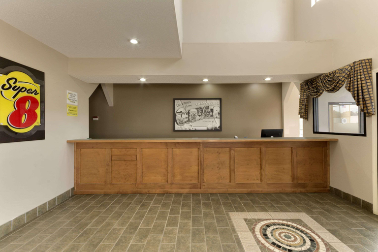 Public Area, Super 8 by Wyndham Chatsworth/Dalton, Murray