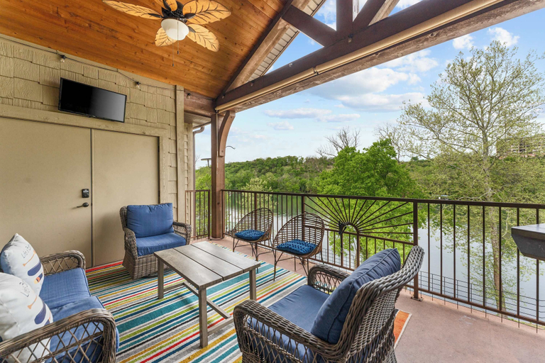 Others 1, Penthouse Eagle View for 12!, Taney