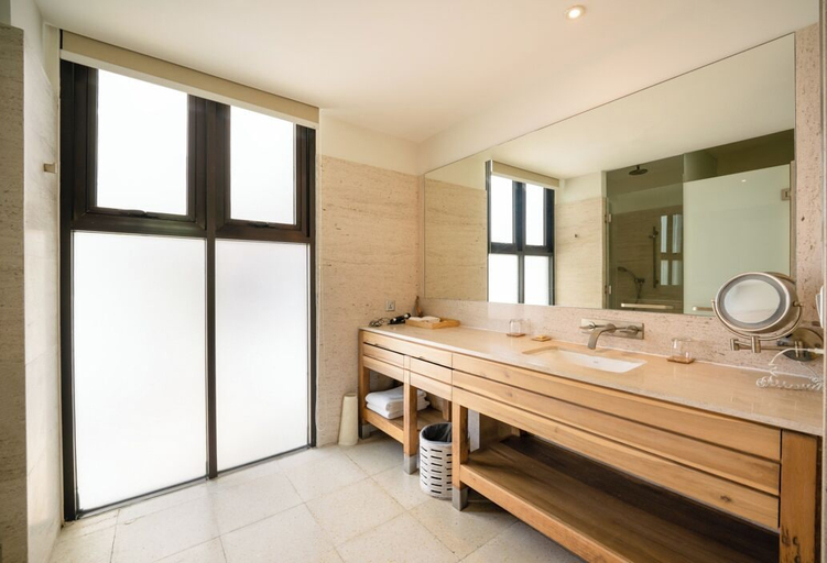 Bathroom 4, The Salt Collections Beachfront Resort Da Nang, Da Nang